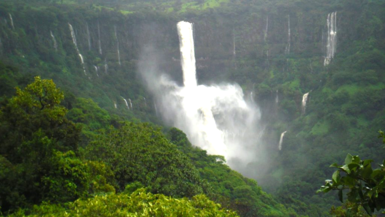 Bhambavli Vajrai Waterfall near Kas Pathar