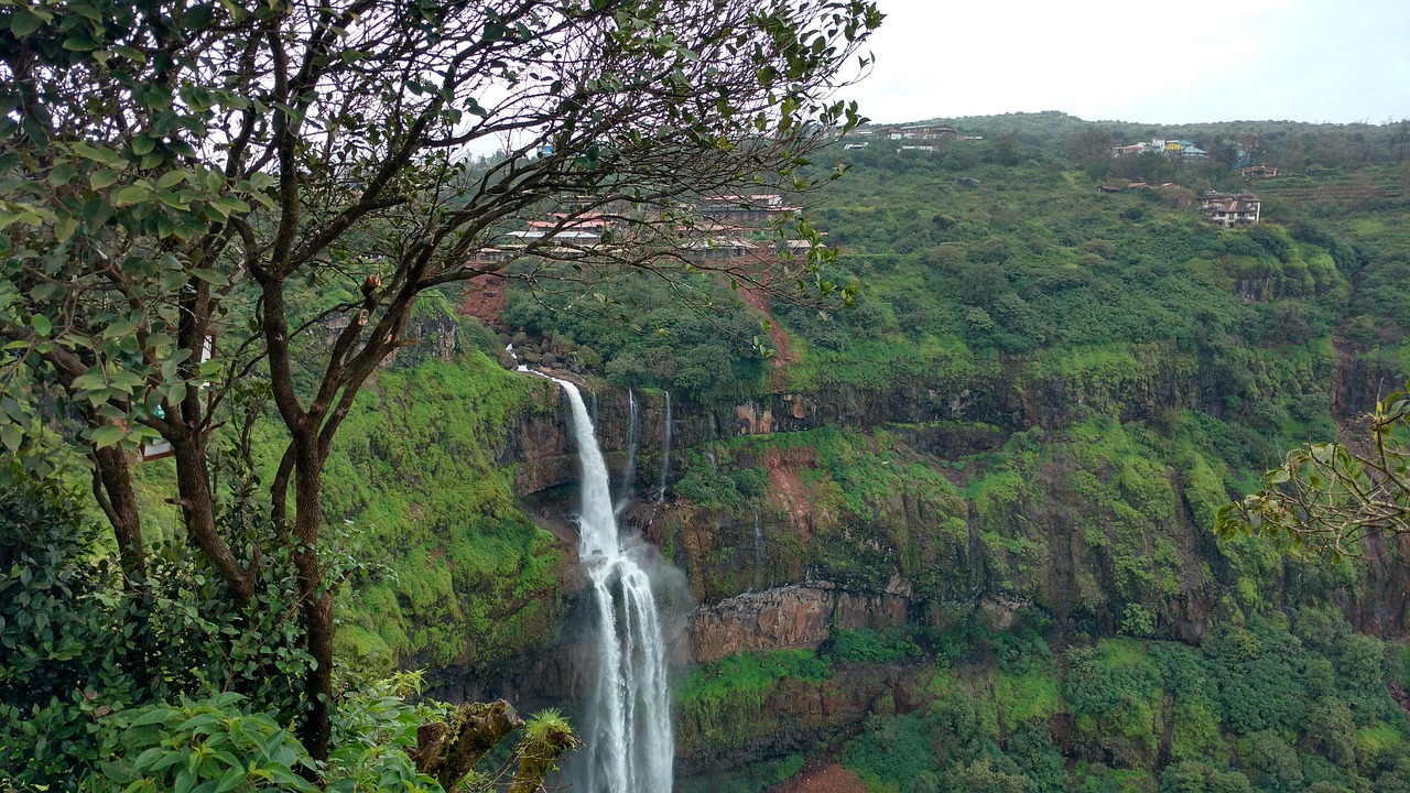 Read more about the article “5 Breathtaking Waterfall Views You Need to See at Kaas Plateau”